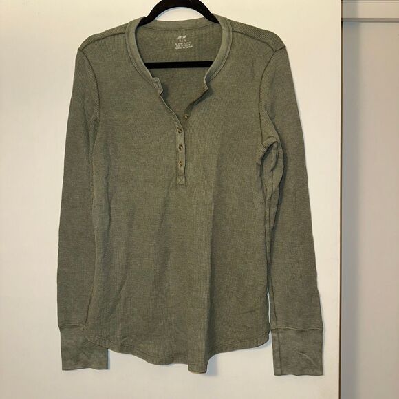aerie Tops - Aerie Women’s XL Henley Shirt Long Sleeve Thermal Waffle Olive Green EUC